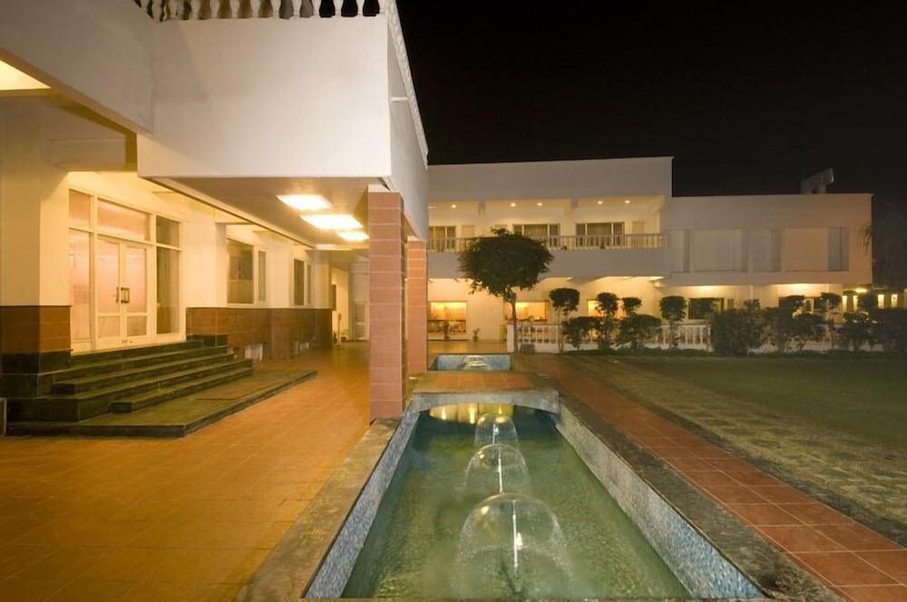 Grand Hotel Agra  Exteriör bild
