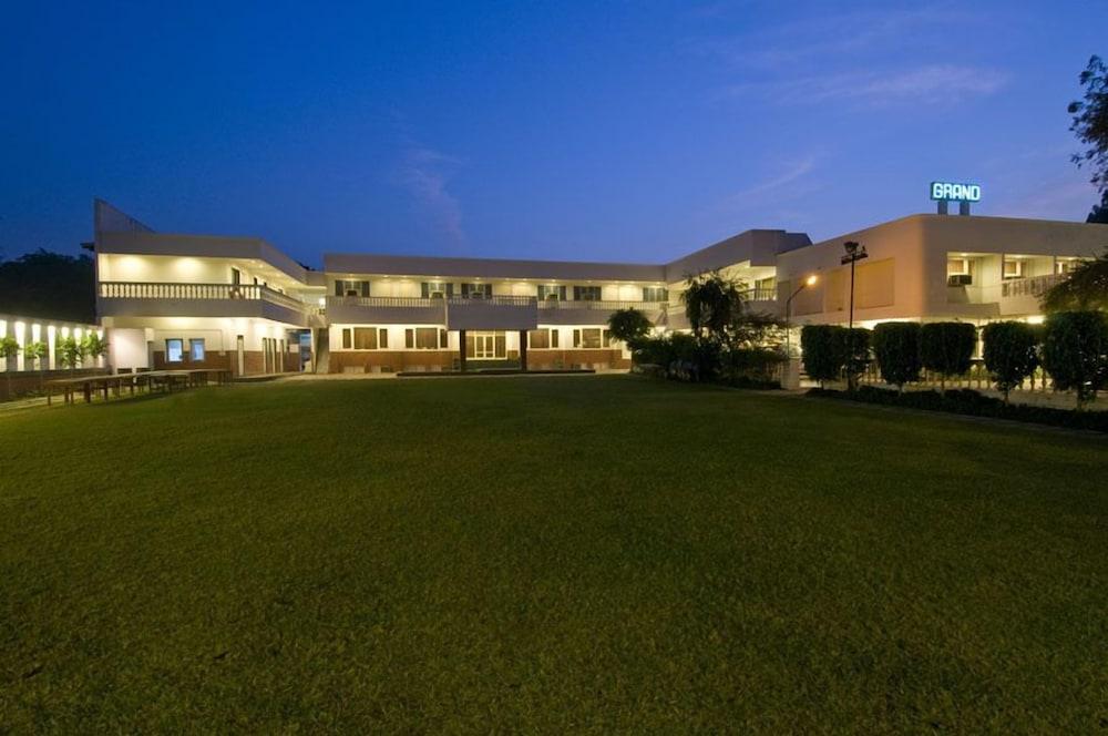 Grand Hotel Agra  Exteriör bild